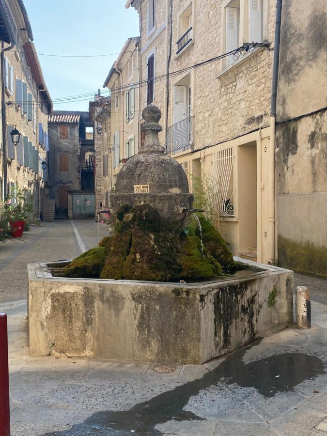 Le Studio En Provence Saint Didier  Exterior photo
